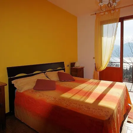 Azzano Sleeps 7 Pool Wifi *
