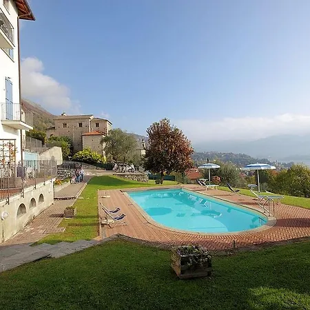 Azzano Sleeps 7 Pool Wifi Appartamento Mezzegra